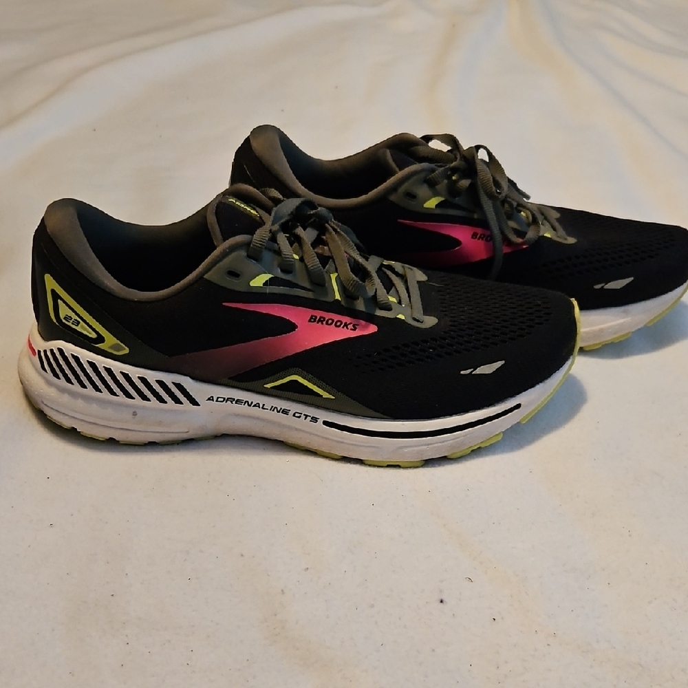 Brooks Adrenaline GTS Women's Black/Pink Running Shoes